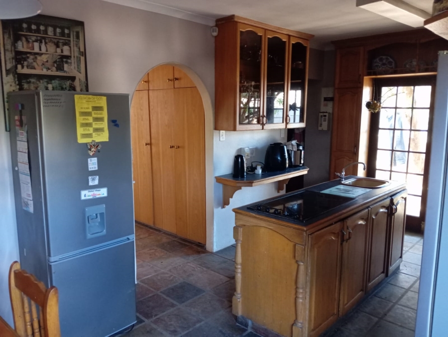 5 Bedroom Property for Sale in Victoria Park Western Cape
